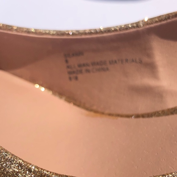 Betsey Johnson Pump - Picture 2 of 8